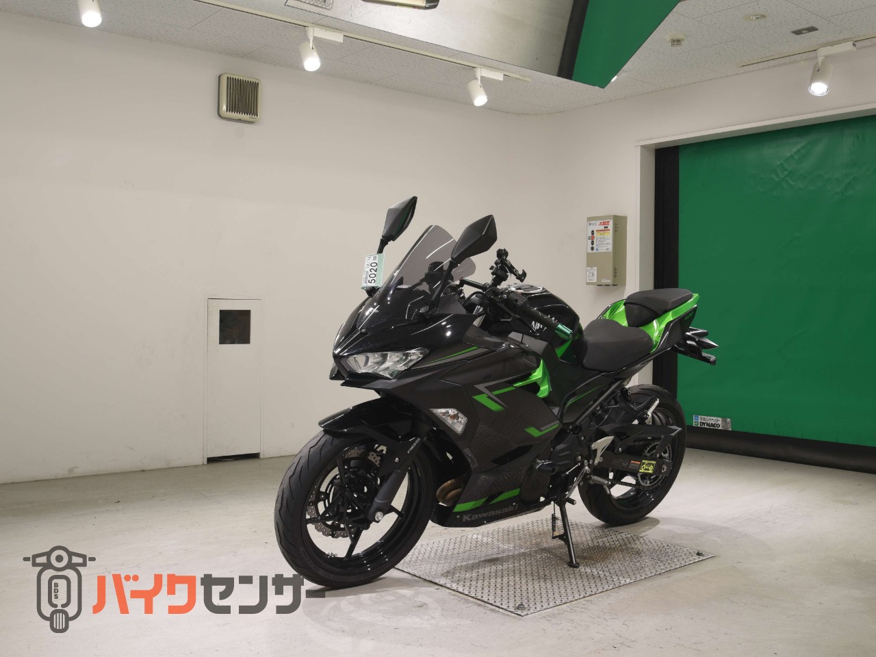 NINJA400 アクラポスリップオン コアガード サイドスライダー スクリーン ハイシート マウントバー バーエンド_3