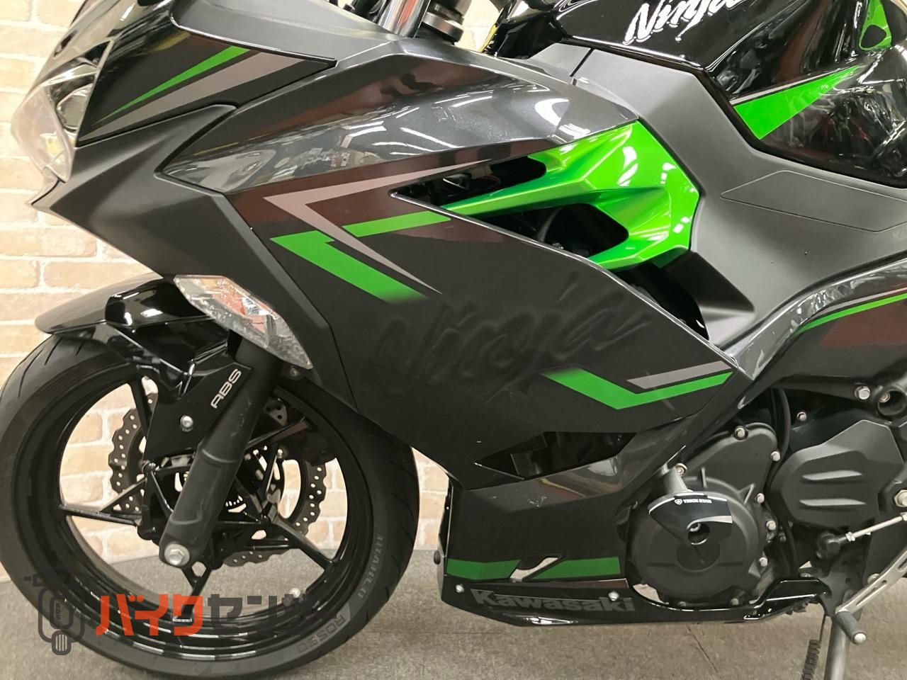 NINJA400 アクラポスリップオン　コアガード　サイドスライダー　スクリーン　ハイシート　マウントバー　バーエンド_9