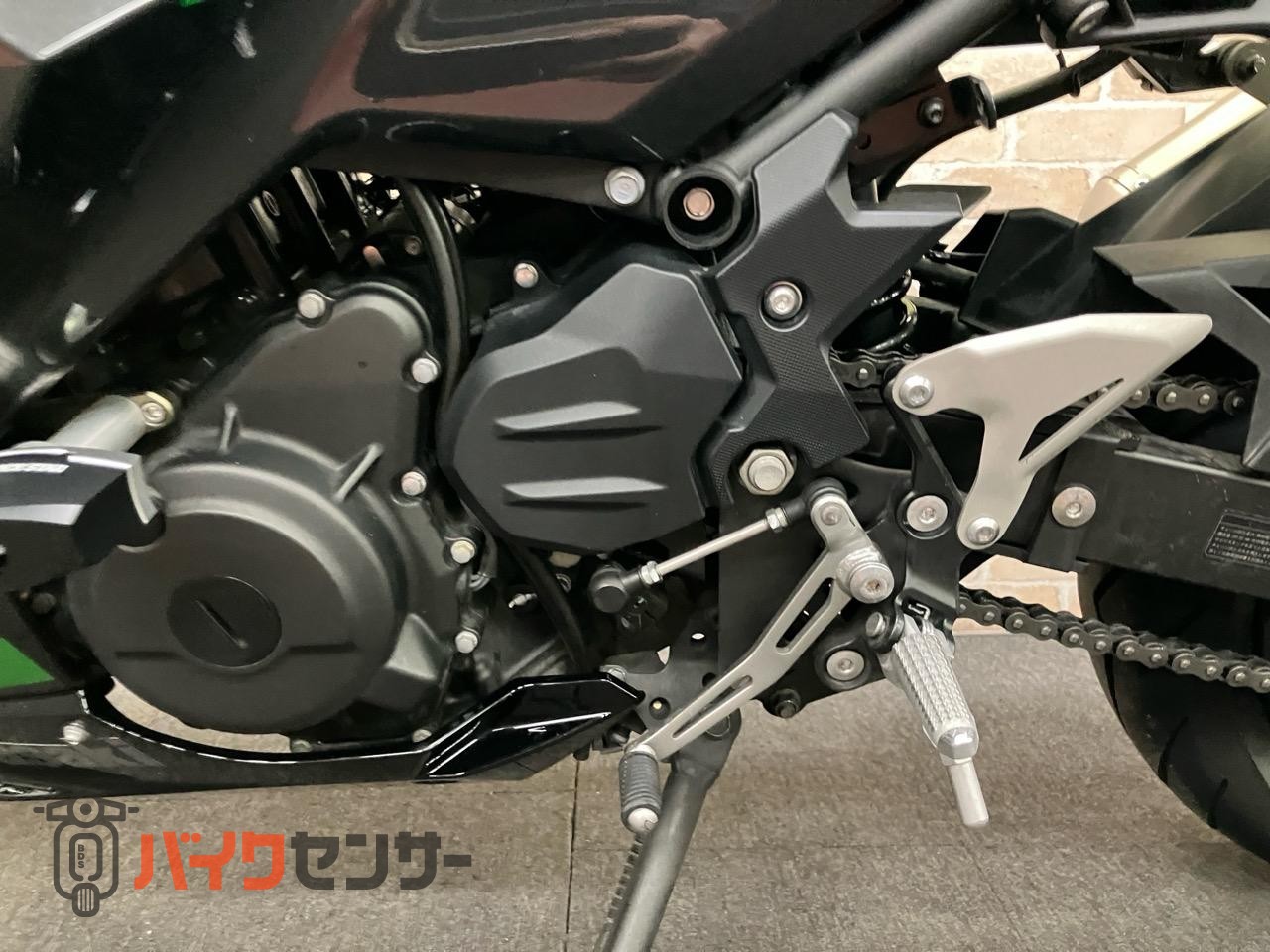 NINJA400 アクラポスリップオン　コアガード　サイドスライダー　スクリーン　ハイシート　マウントバー　バーエンド_13