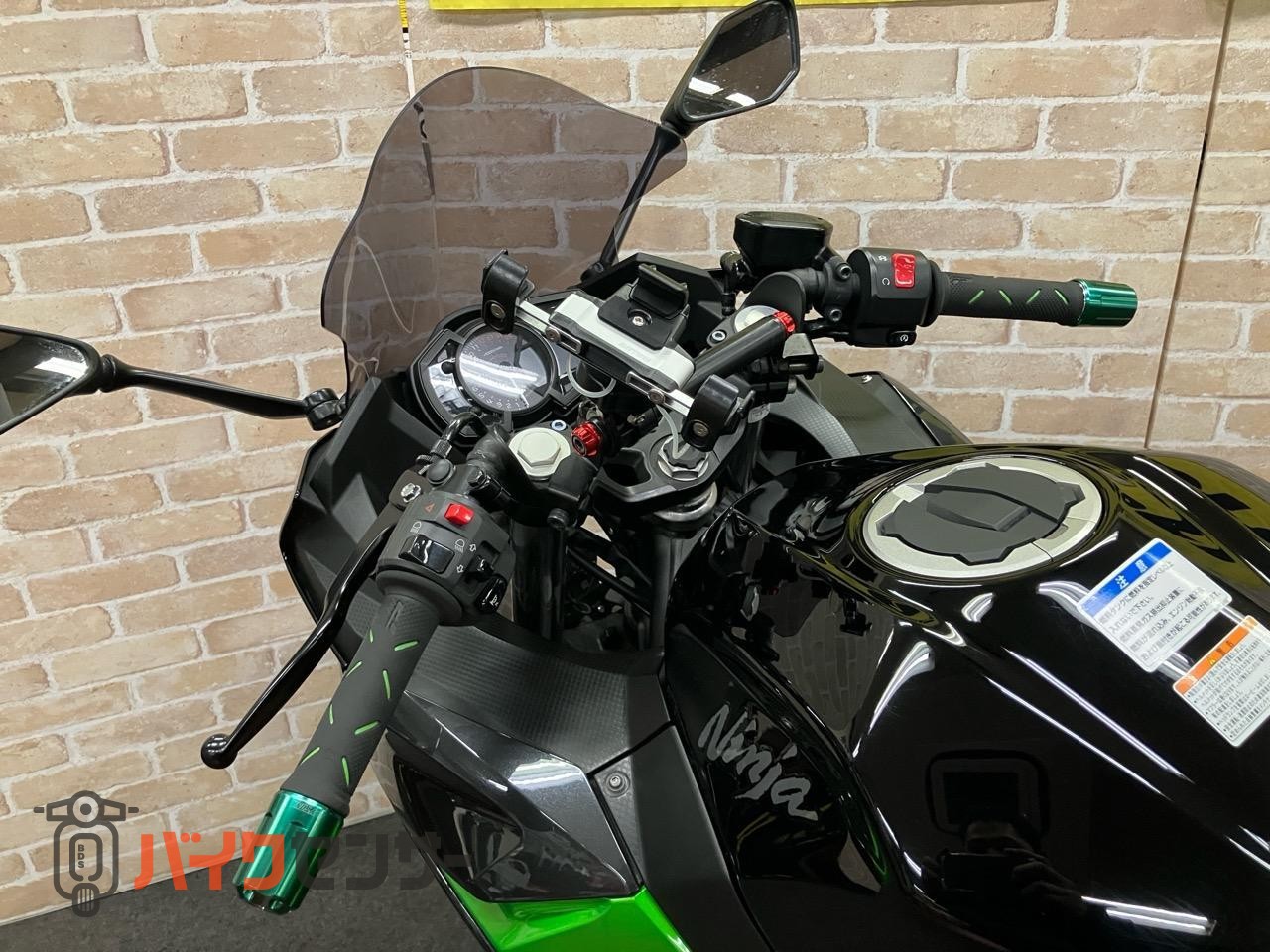 NINJA400 アクラポスリップオン　コアガード　サイドスライダー　スクリーン　ハイシート　マウントバー　バーエンド_16