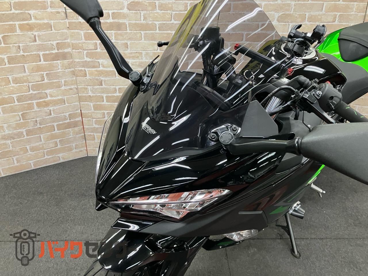 NINJA400 アクラポスリップオン　コアガード　サイドスライダー　スクリーン　ハイシート　マウントバー　バーエンド_17