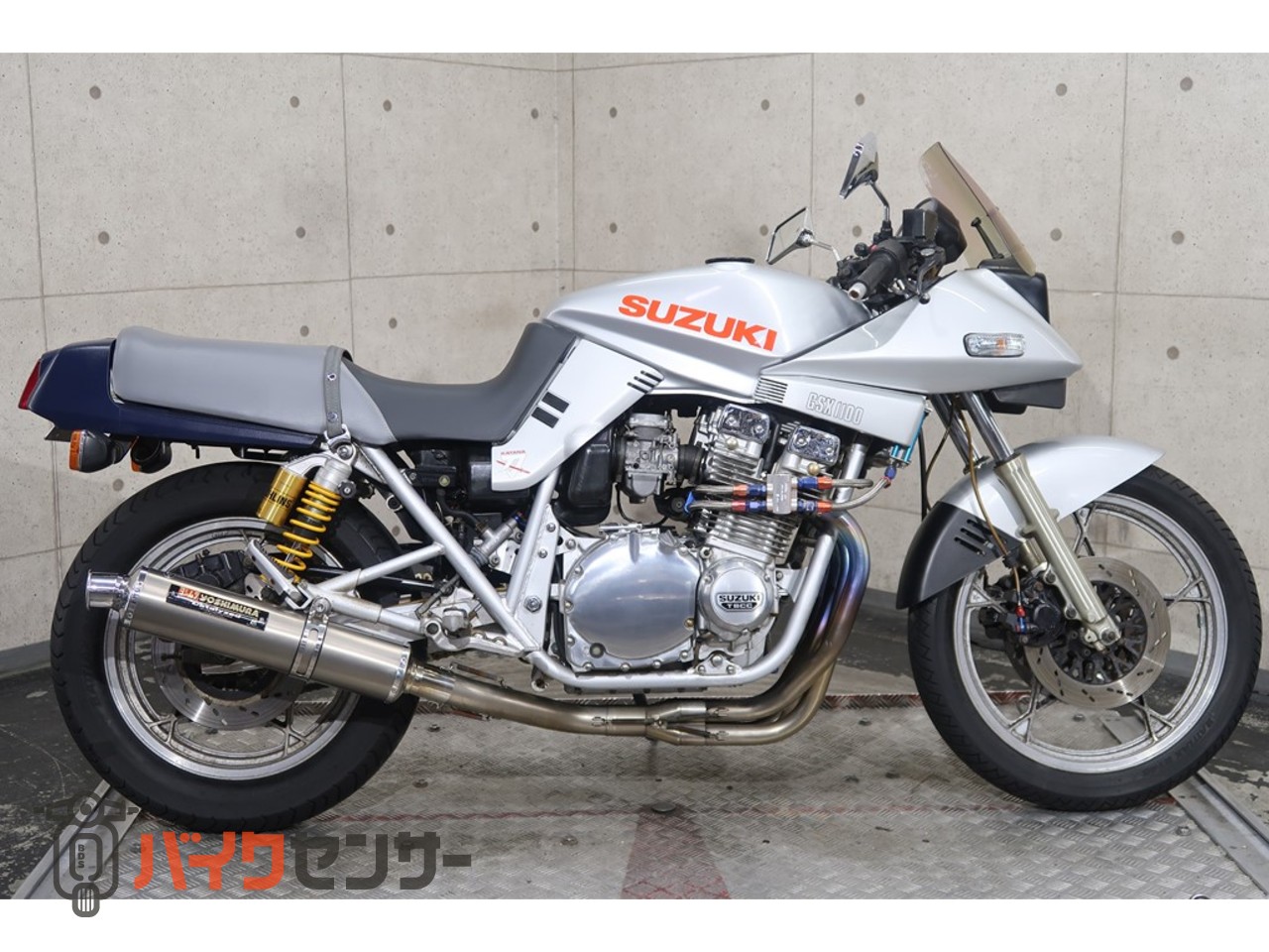 GSX 1100S. KATANAヨシムラ.ドラッグサイクロン，オールステンレス GSX