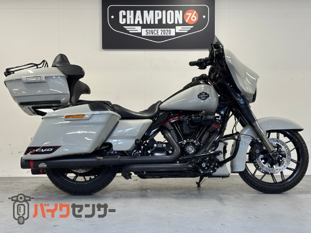 CVO FLHXSE ストリートグライド　ジキル＆ハイド　車検対応マフラー　トップケース　ラケッジ付き　グリップヒーター　ＥＴＣ