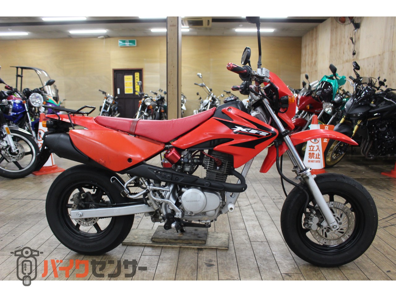 【ホンダ XR100モタード】　問い合わせあり　お早めにどうぞ　即購入ご遠慮下さい　美品！　エイプ100 ホンダ 大阪～整備済み XR100モタード 前後タイヤ新品 アフター