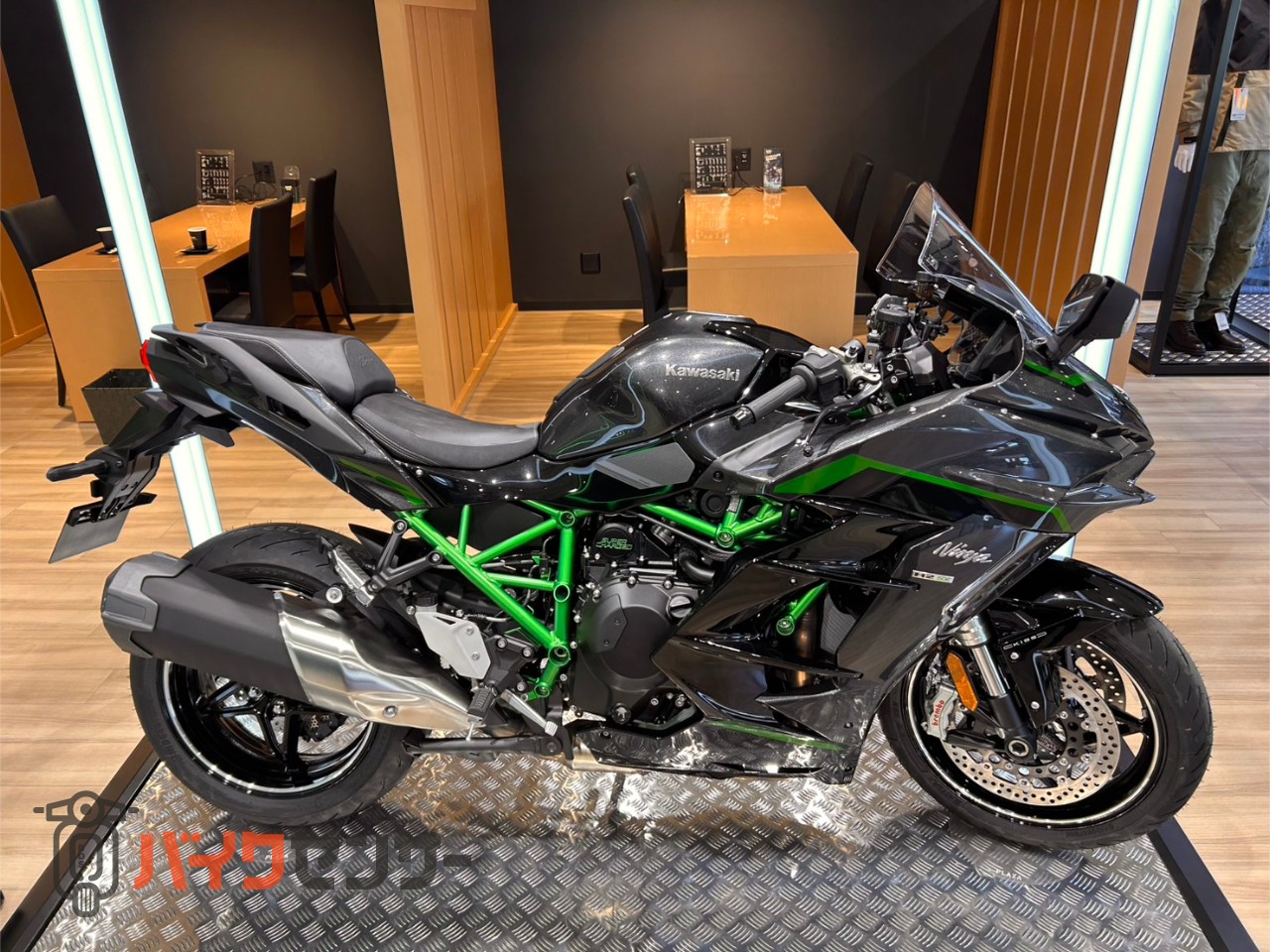 カワサキ NINJA H2 SX SE メタリックカーボングレー×メタリック