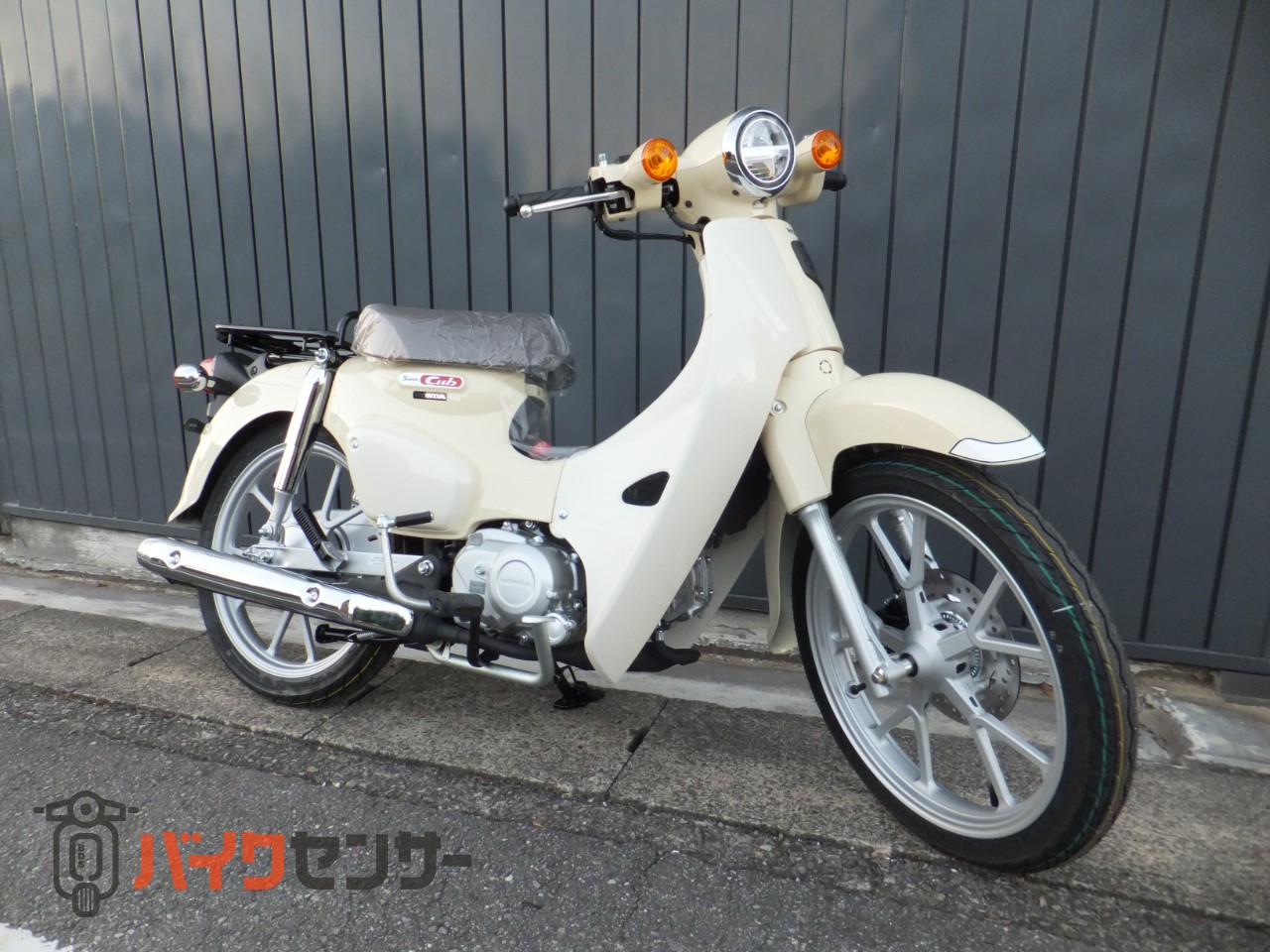 【売約済】ホンダ  スーパーカブ110  JA07  バージンベージュ  口コミ投稿で5千円引き！ スーパーカブ110」に新色を2色追加し発売 | Honda 企業情報サイト
