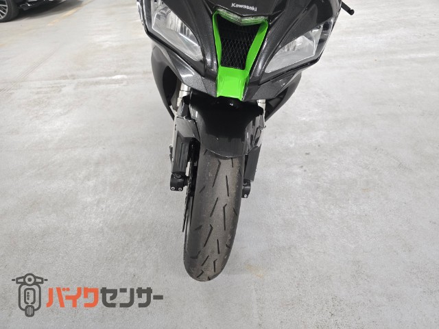 NINJA ZX-10R SE マルケジーニ クイックシフト 電子制御サスペンション