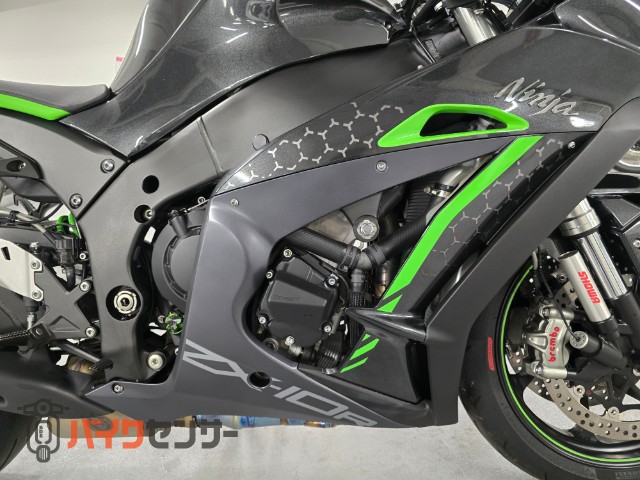 NINJA ZX-10R SE マルケジーニ クイックシフト 電子制御サスペンション
