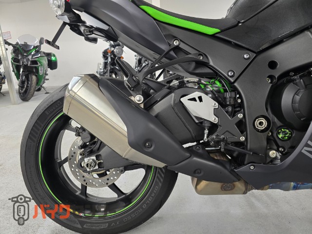 NINJA ZX-10R SE マルケジーニ クイックシフト 電子制御サスペンション