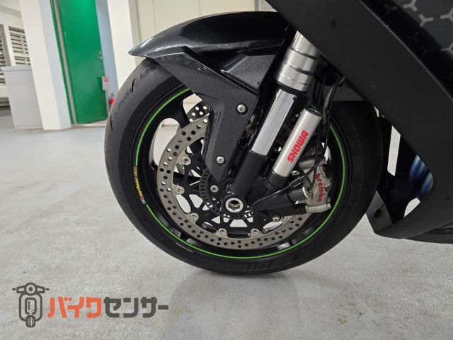奇跡のスーパービジョン NINJA ZX-10R SE マルケジーニ クイックシフト 電子制御サスペンション