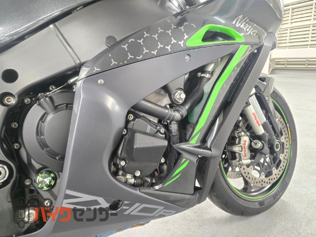 NINJA ZX-10R SE マルケジーニ クイックシフト 電子制御サスペンション