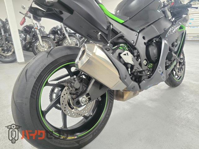 NINJA ZX-10R SE マルケジーニ クイックシフト 電子制御サスペンション