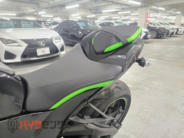 NINJA ZX-10R SE マルケジーニ クイックシフト 電子制御サスペンション