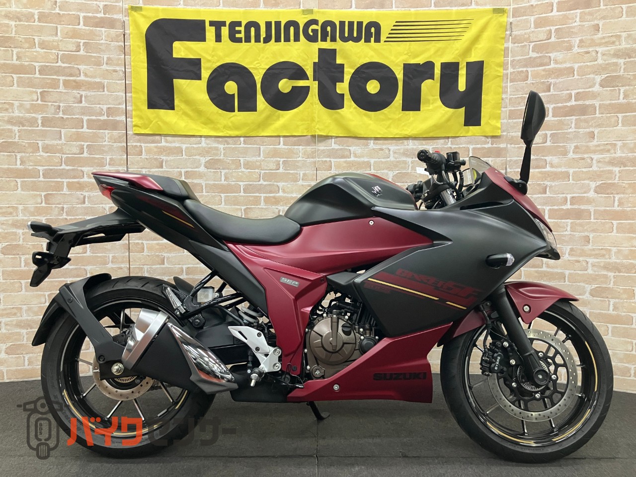 GIXXER SF250 2025年モデル　　マットボルドーレッドメタリック・マットブラックメタリック　油冷4サイクルエンジン_0