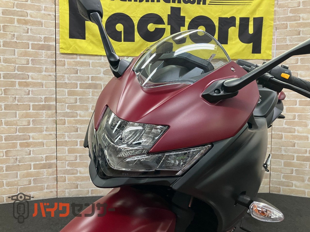 GIXXER SF250 2025年モデル　　マットボルドーレッドメタリック・マットブラックメタリック　油冷4サイクルエンジン_20