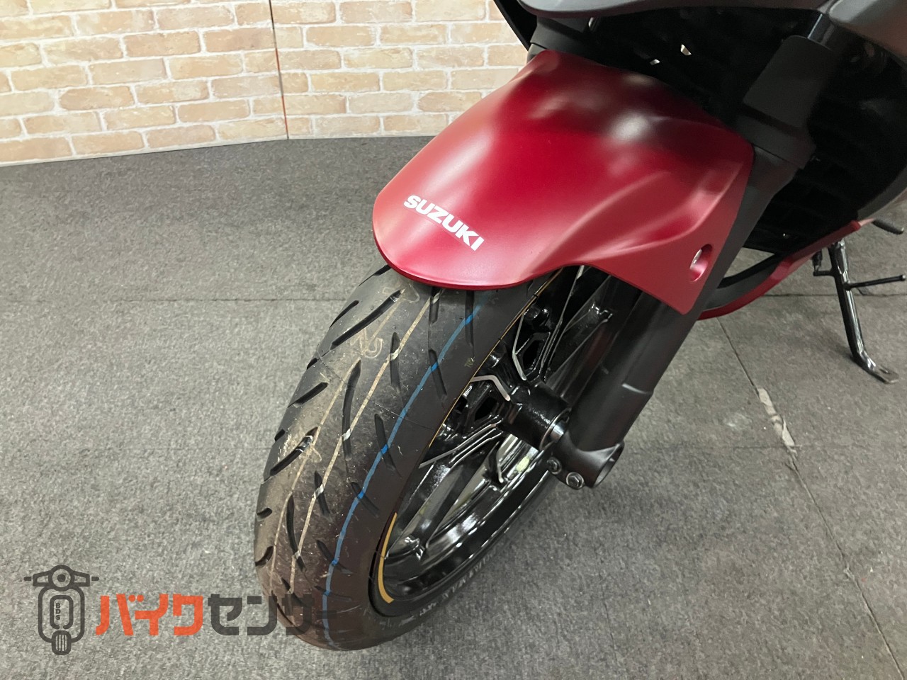 GIXXER SF250 2025年モデル　　マットボルドーレッドメタリック・マットブラックメタリック　油冷4サイクルエンジン_21