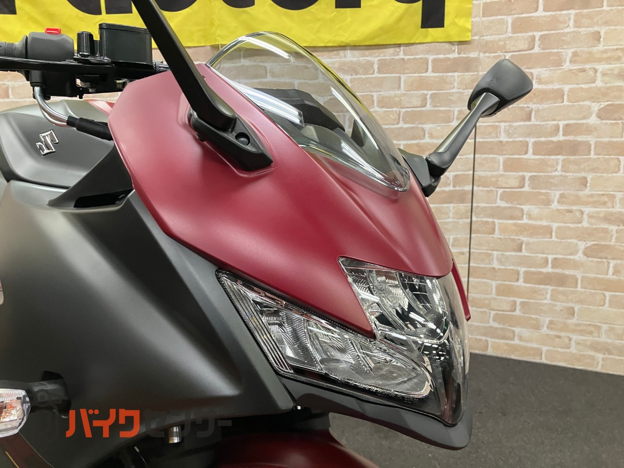 GIXXER SF250 2025年モデル　　マットボルドーレッドメタリック・マットブラックメタリック　油冷4サイクルエンジン_23