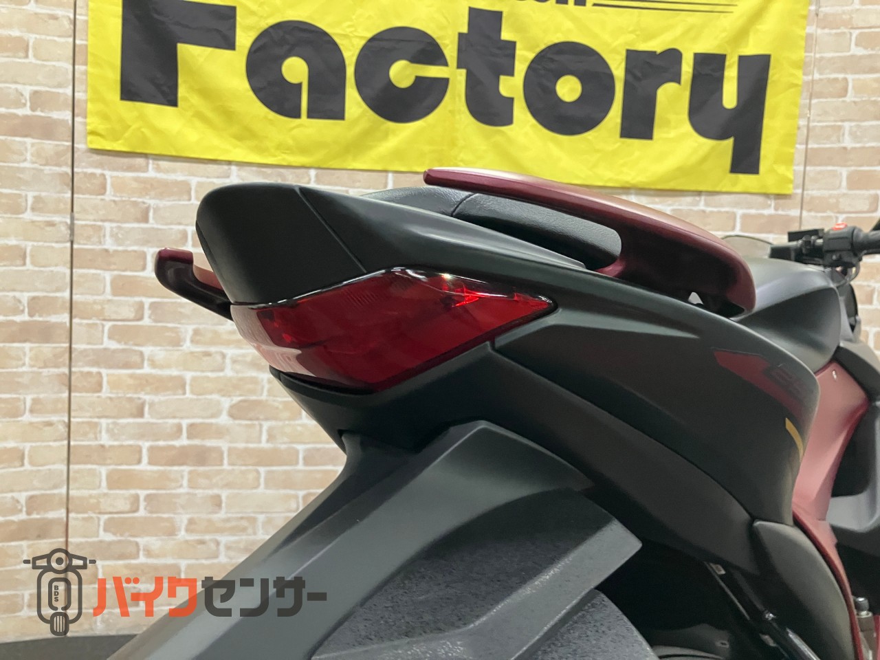 GIXXER SF250 2025年モデル　　マットボルドーレッドメタリック・マットブラックメタリック　油冷4サイクルエンジン_37