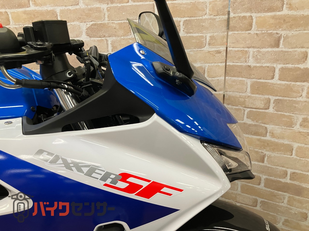 GIXXER SF250　2025年モデル　トリトンブルーメタリック・パールグレッシャーホワイト_26