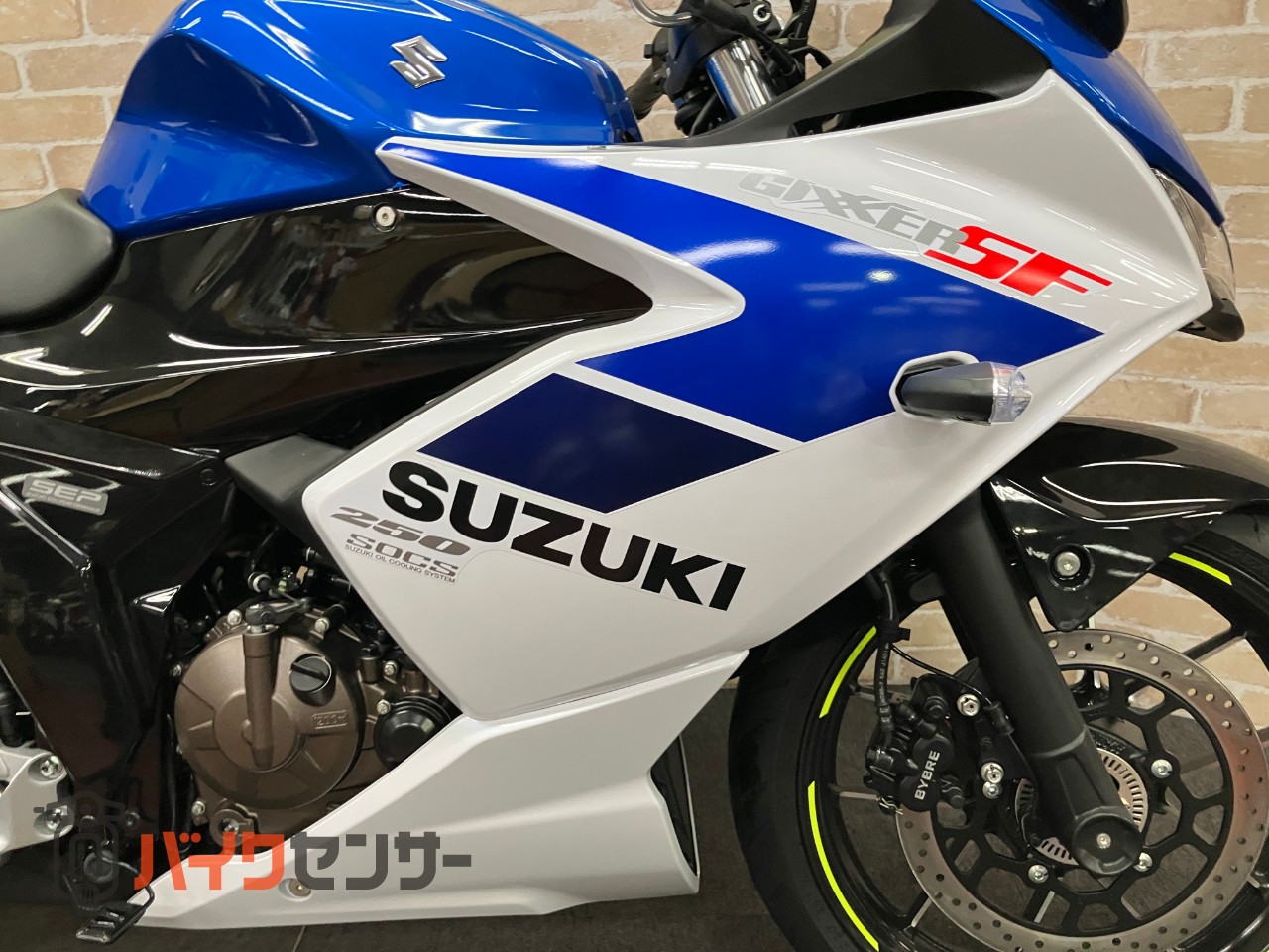 GIXXER SF250　2025年モデル　トリトンブルーメタリック・パールグレッシャーホワイト_28