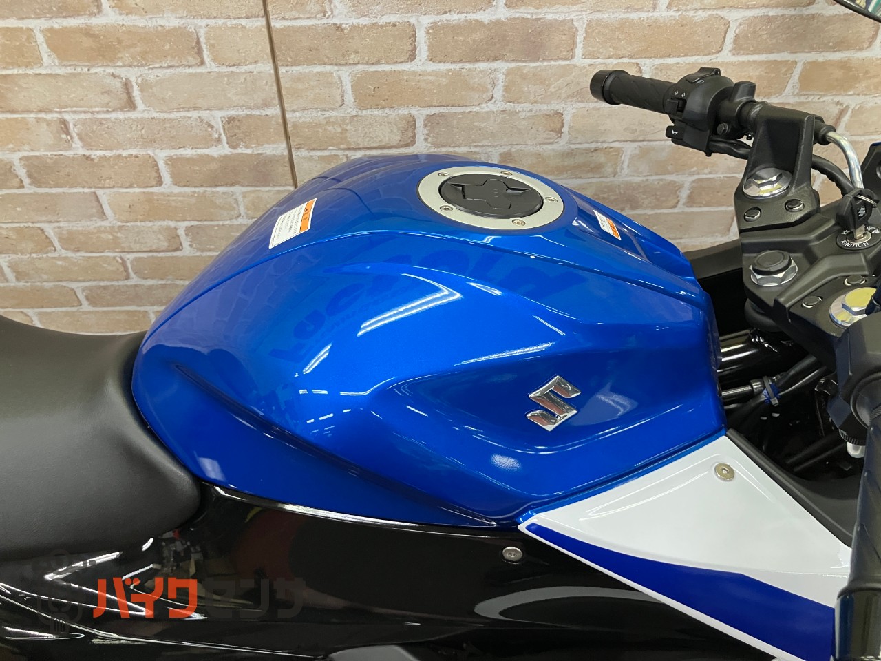 GIXXER SF250　2025年モデル　トリトンブルーメタリック・パールグレッシャーホワイト_30