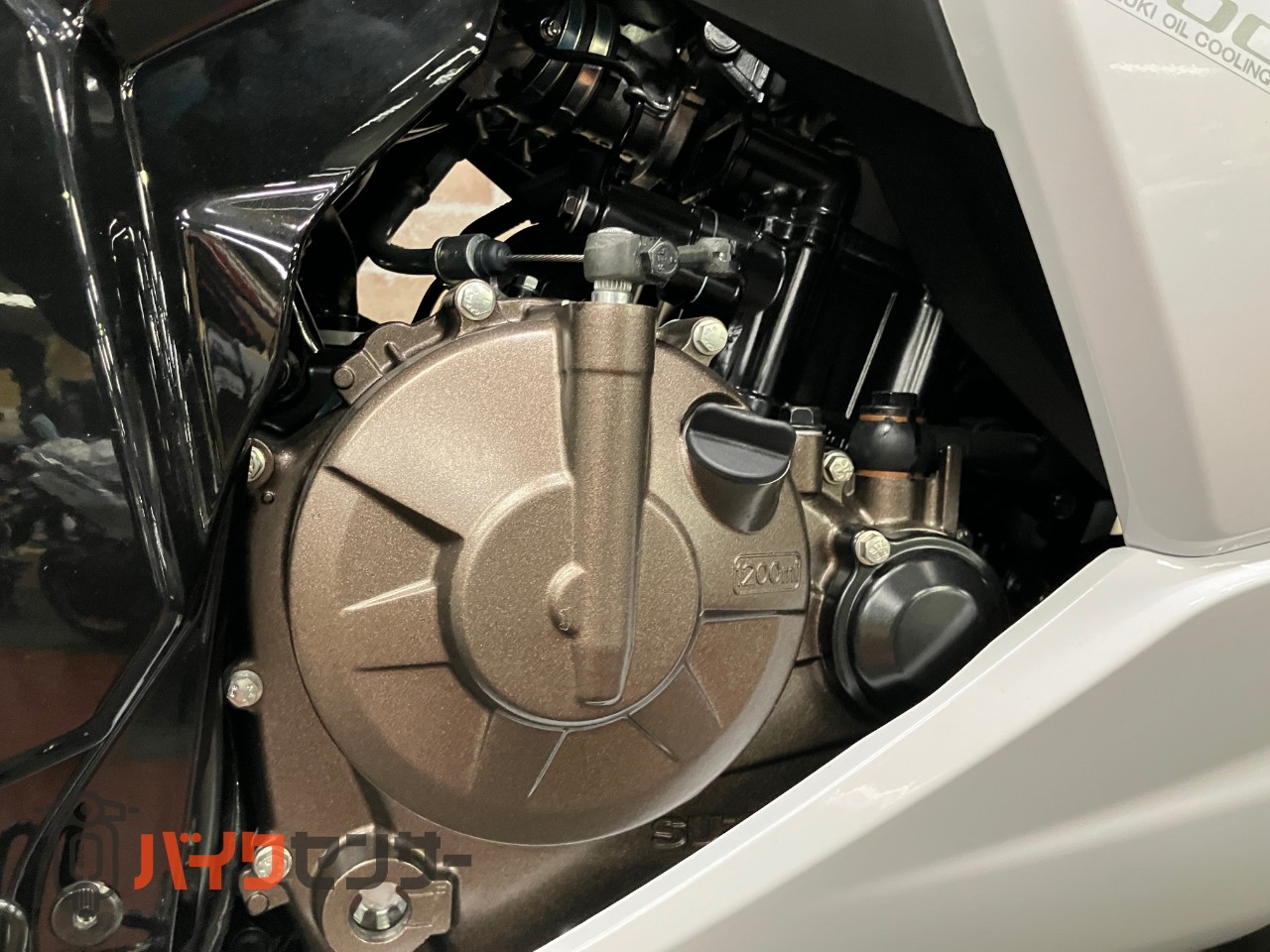 GIXXER SF250　2025年モデル　トリトンブルーメタリック・パールグレッシャーホワイト_31