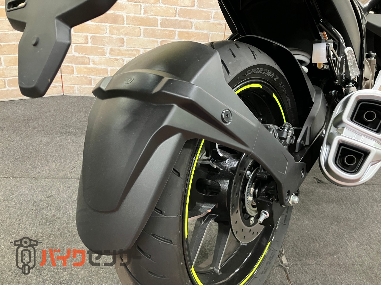 GIXXER SF250　2025年モデル　トリトンブルーメタリック・パールグレッシャーホワイト_38