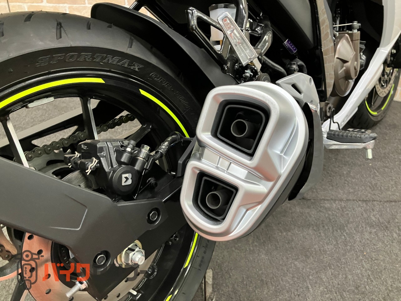 GIXXER SF250　2025年モデル　トリトンブルーメタリック・パールグレッシャーホワイト_39