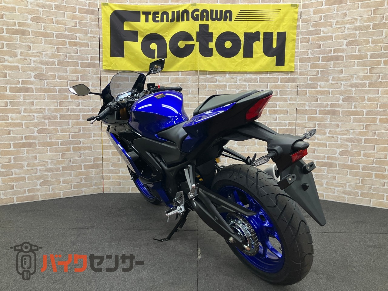 YZF-R25　2025年モデル　アシスト＆スリッパークラッチ　フルLED USB電源ソケット標準装備_5