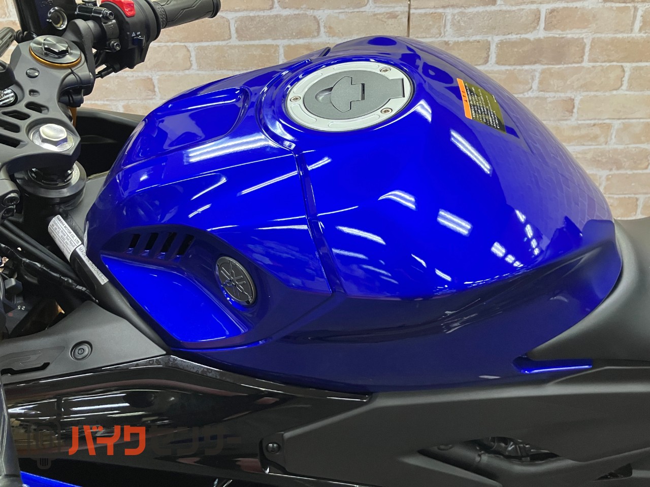 YZF-R25　2025年モデル　アシスト＆スリッパークラッチ　フルLED USB電源ソケット標準装備_17