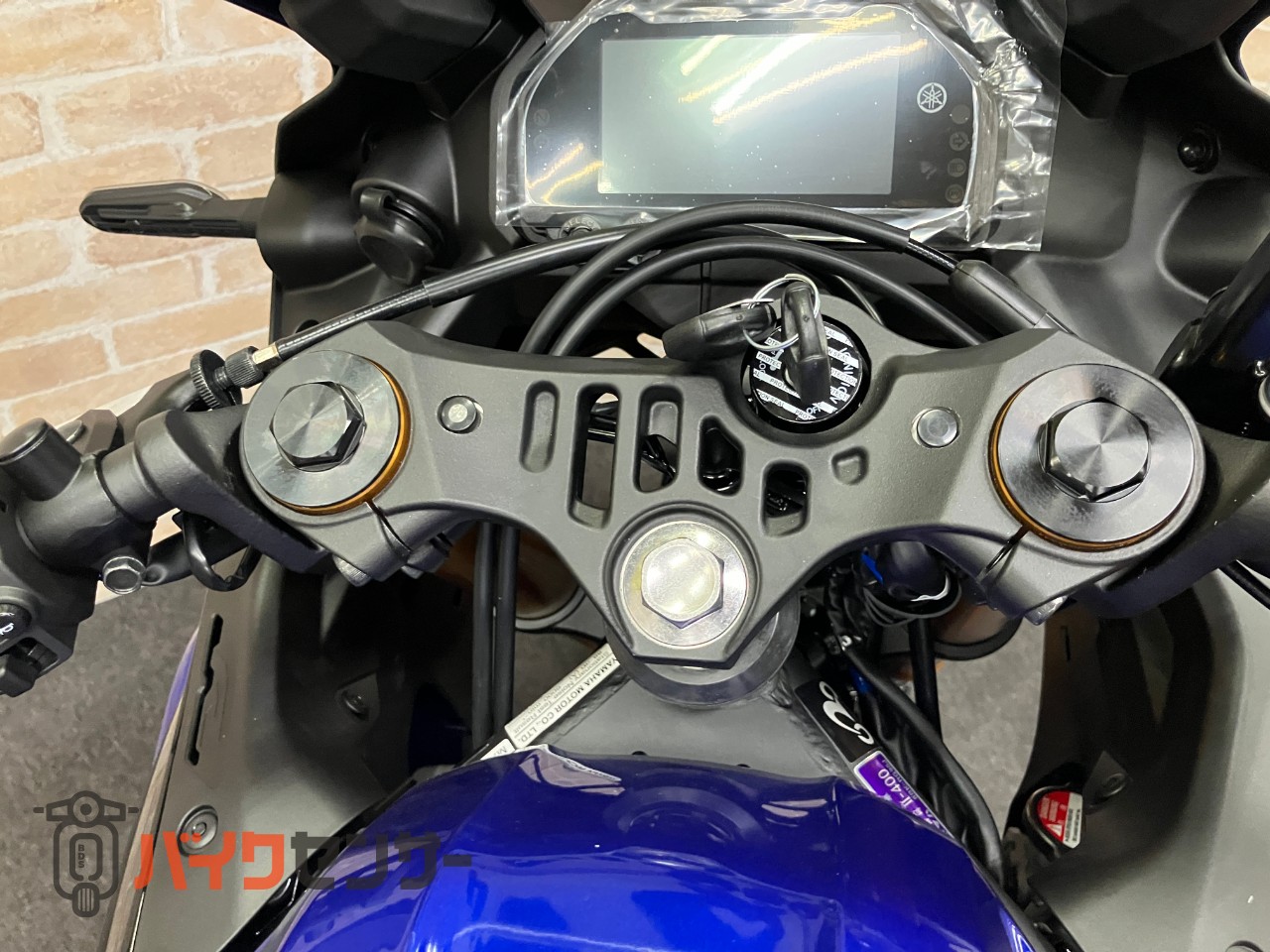 YZF-R25　2025年モデル　アシスト＆スリッパークラッチ　フルLED USB電源ソケット標準装備_37