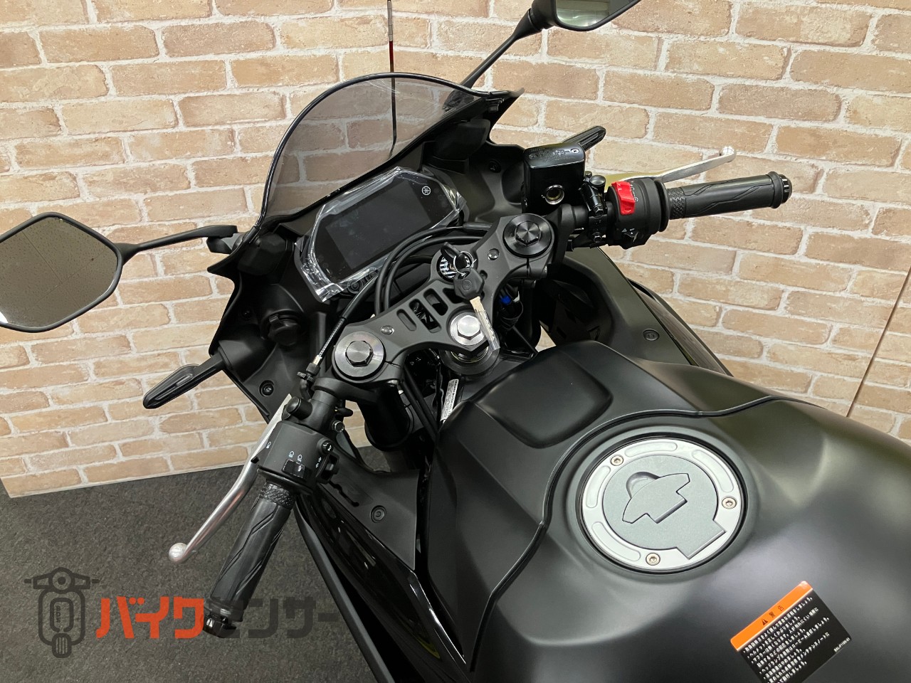 YZF-R25  マットダークグレー　2025年モデル　アシスト＆スリッパークラッチ　フルLED USB電源ソケット標準装備_18