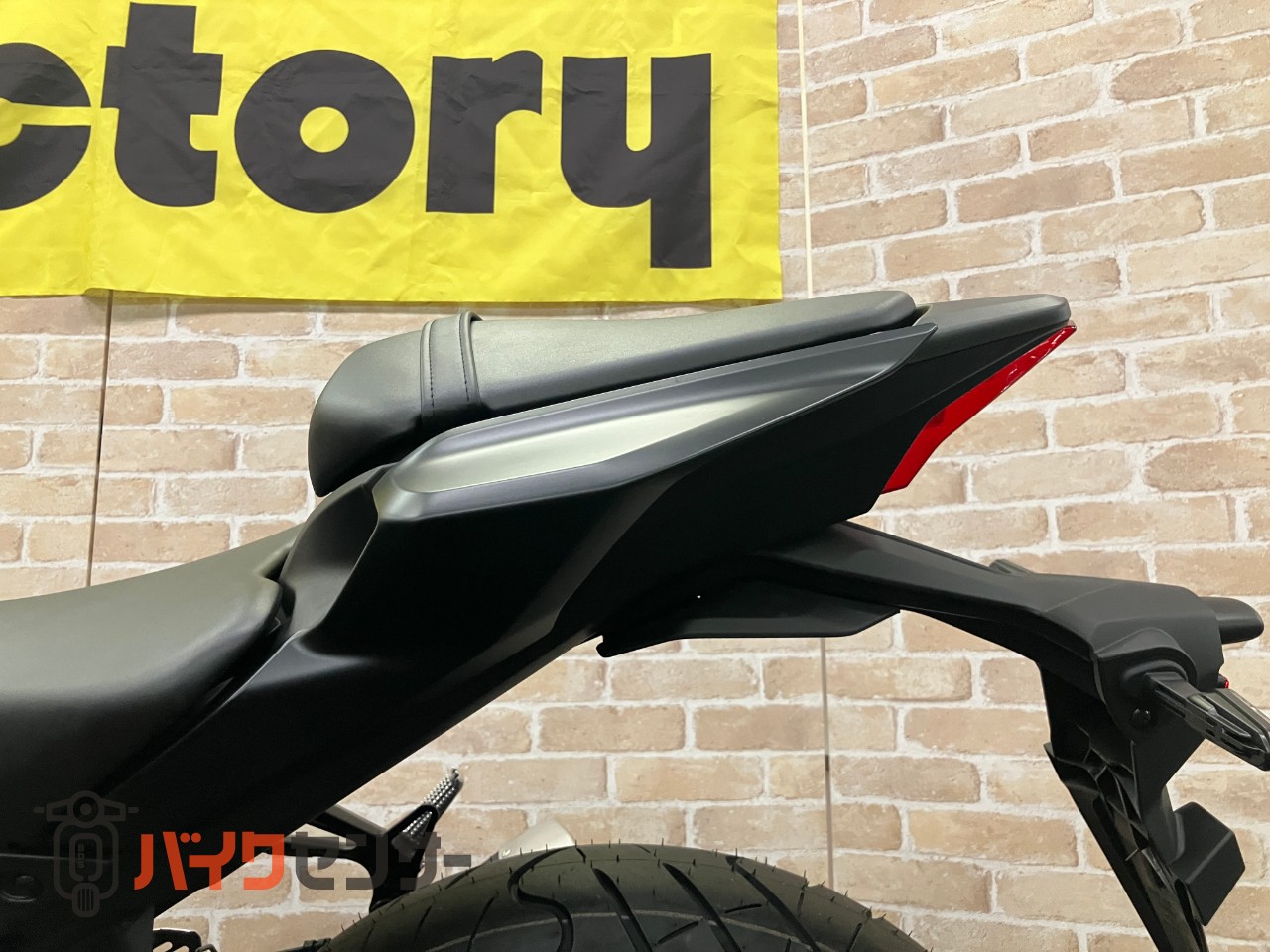 YZF-R25  マットダークグレー　2025年モデル　アシスト＆スリッパークラッチ　フルLED USB電源ソケット標準装備_24