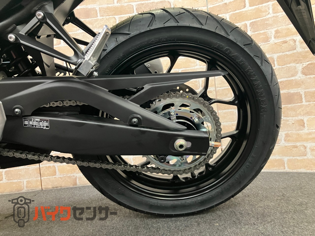 YZF-R25  マットダークグレー　2025年モデル　アシスト＆スリッパークラッチ　フルLED USB電源ソケット標準装備_25