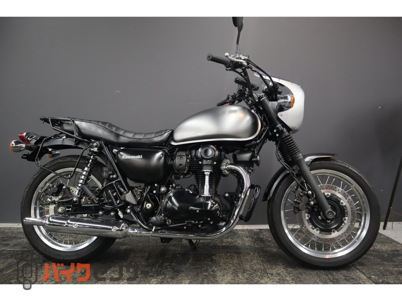 カワサキ W800 ストリート 2021モデル ビキニカウル リアキャリア