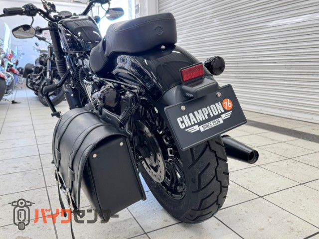 XL1200X フォーティエイト ノーマルマフラーヘルメットホルダースマホ