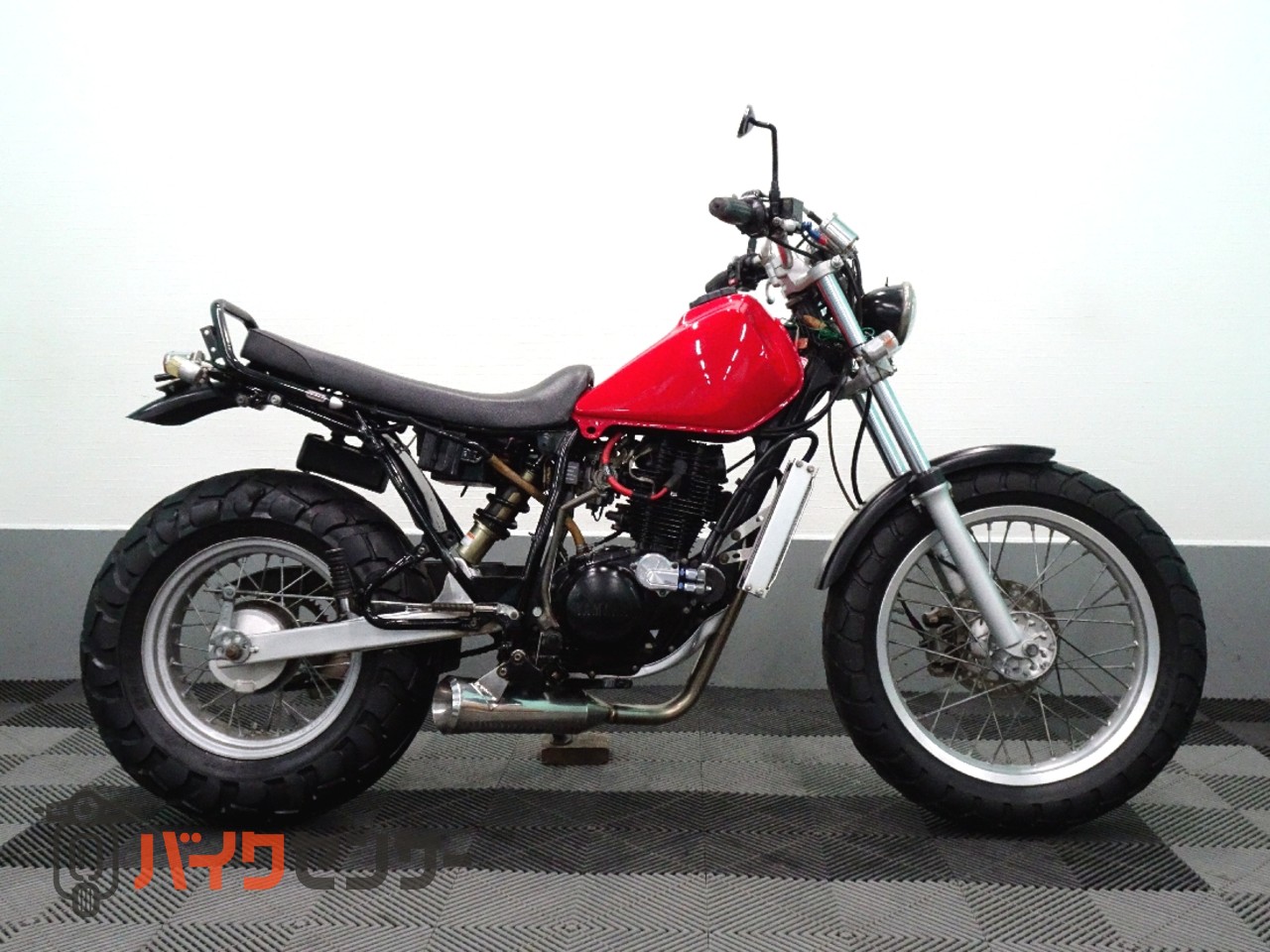 ヤマハ TW200 脱ロンスイ宣言！バッテリー搭載で楽々セルスタート