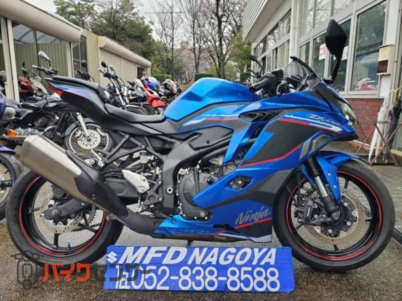 カワサキ NINJA ZX-4R SE 400cc4気筒エンジン クイックシフター装備の