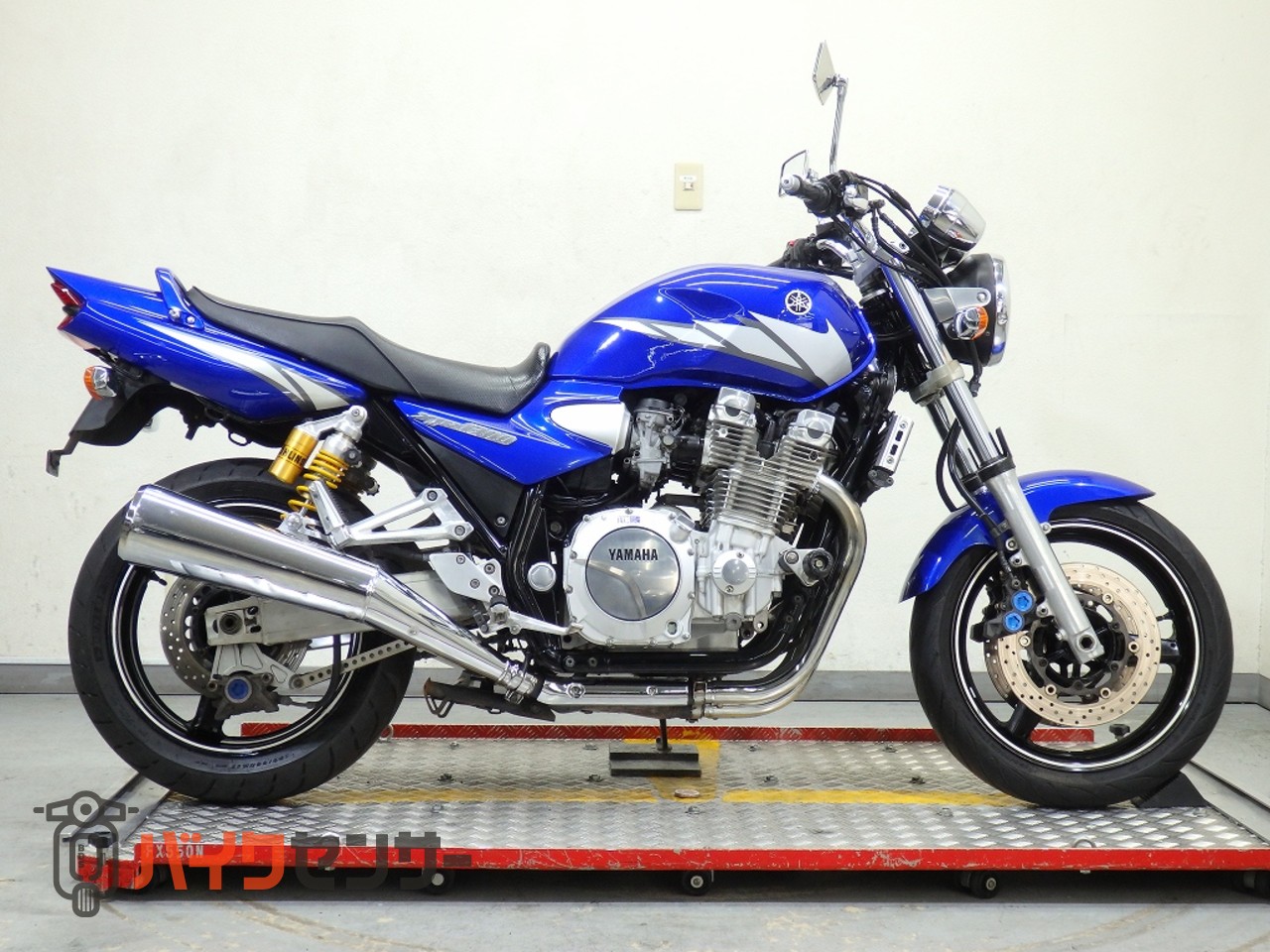 ヤマハ XJR1300 RP03J フレームスライダー 73402 B598180
