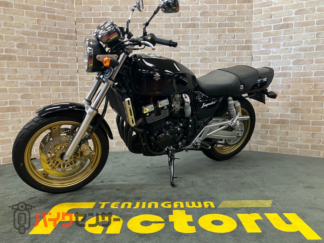 GSX400インパルス　パールネブラーブラック　社外リアサス_3