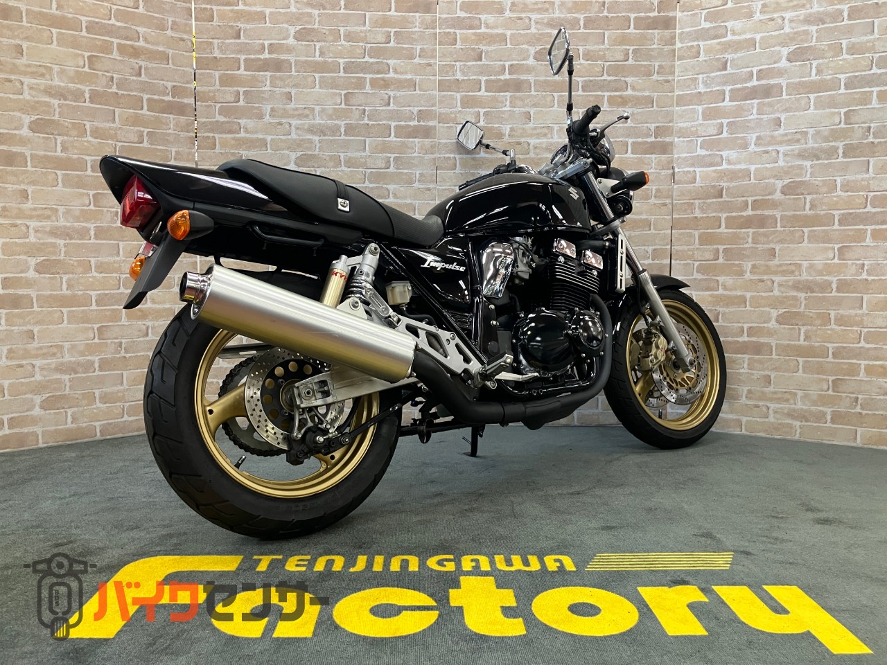 GSX400インパルス　パールネブラーブラック　社外リアサス_4