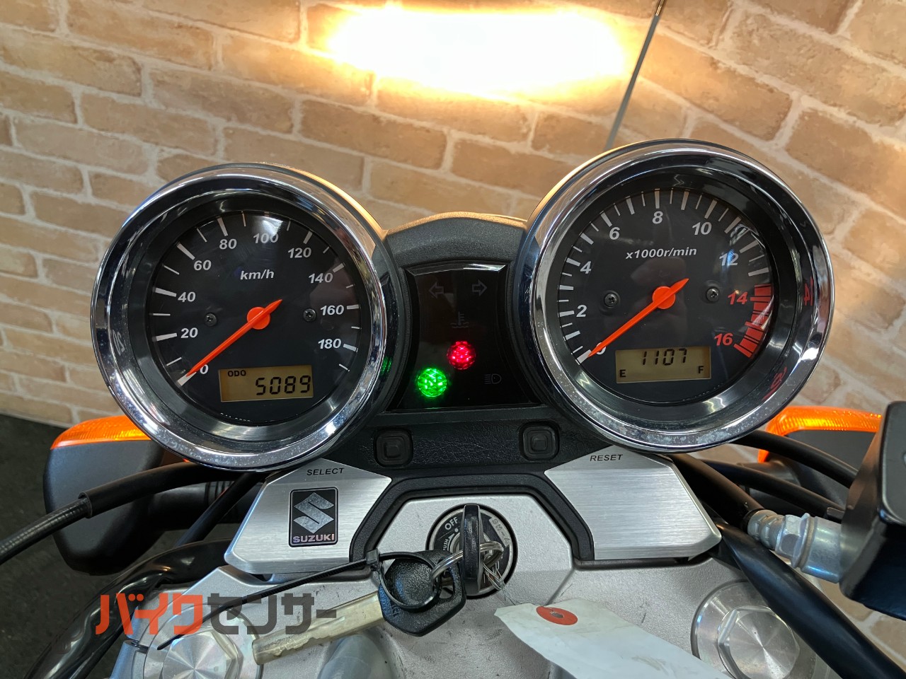 GSX400インパルス　パールネブラーブラック　社外リアサス_12