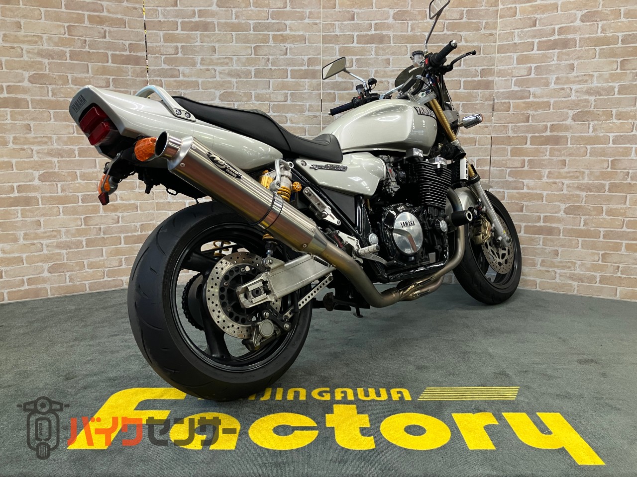 XJR1200 ノジマフルエキ フェンダーレス エンジンスライダー FCR39パイ パワーフィルター_4