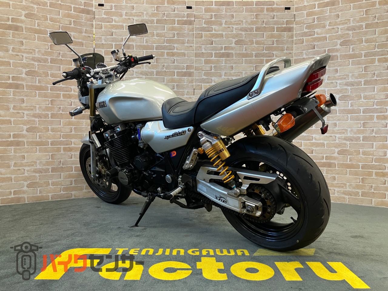 XJR1200 ノジマフルエキ フェンダーレス エンジンスライダー FCR39パイ パワーフィルター_5