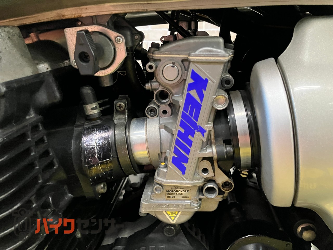 XJR1200 ノジマフルエキ フェンダーレス エンジンスライダー FCR39パイ パワーフィルター_17