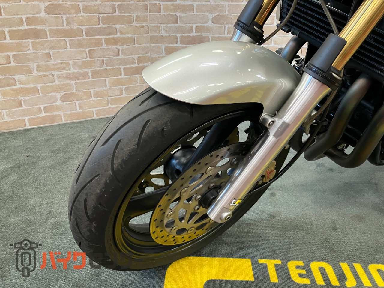 XJR1200 ノジマフルエキ フェンダーレス エンジンスライダー FCR39パイ パワーフィルター_25