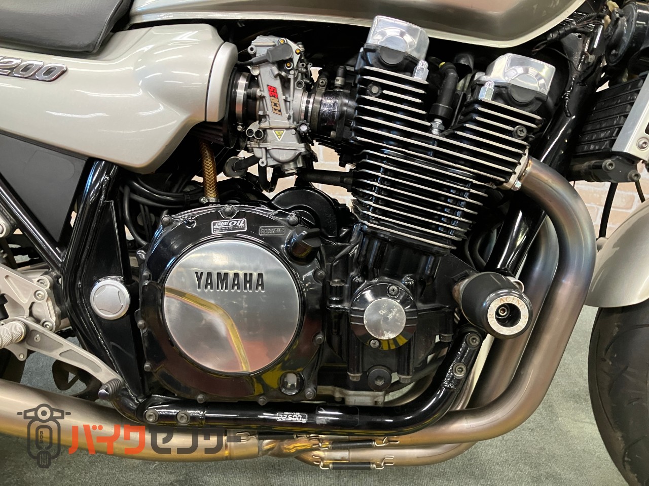 XJR1200 ノジマフルエキ フェンダーレス エンジンスライダー FCR39パイ パワーフィルター_36