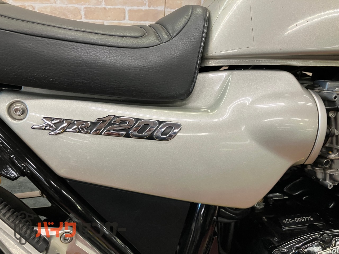 XJR1200 ノジマフルエキ フェンダーレス エンジンスライダー FCR39パイ パワーフィルター_38