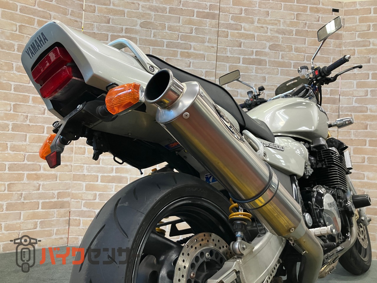 XJR1200 ノジマフルエキ フェンダーレス エンジンスライダー FCR39パイ パワーフィルター_44