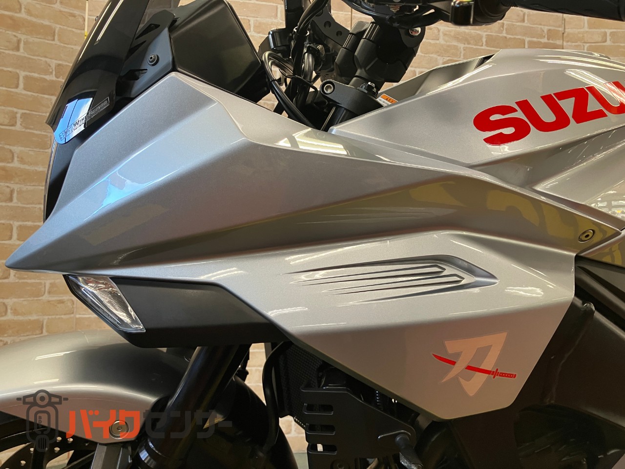 カタナ ヨシムラ　スクリーン　マフラー　バックステップ　ケースガード　ローダウン　シート加工　フェンダーレス　カーボンインナーフェンダー_13